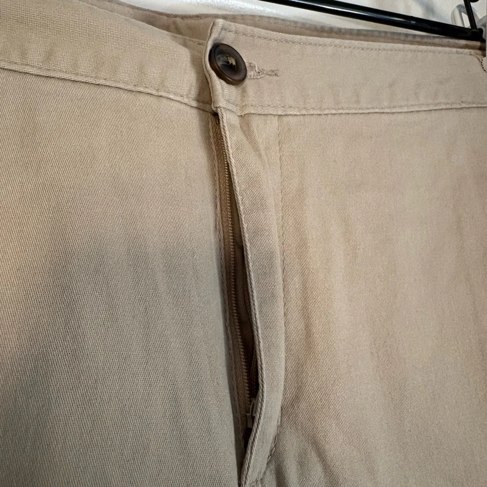 Old Navy Women’s Bootcut Khaki Pants - Picture 2 of 7